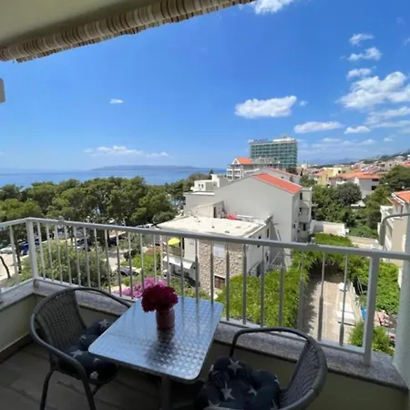 Apartment Sea Breeze Makarska